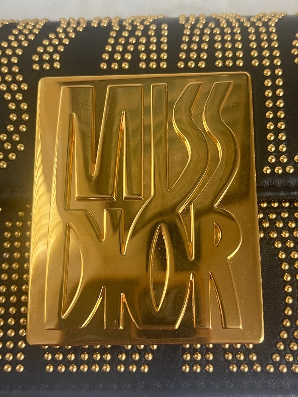 NWT Miss Dior 2024-2025 gold studded flap bag / 18
Studded in gold - Picture 6 of 12